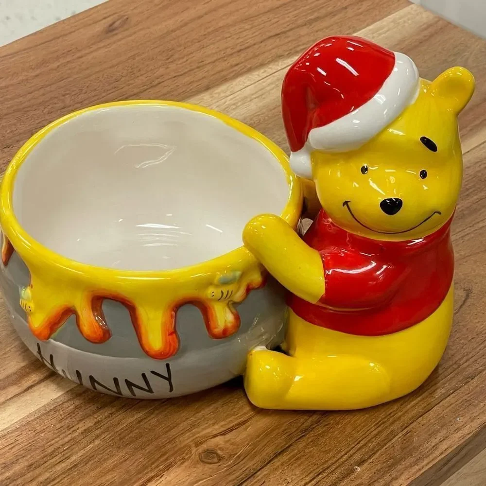 NWT Disney Winnie The Pooh with Santa Hat Glossy Ceramic Yellow Red Hunny Bowl